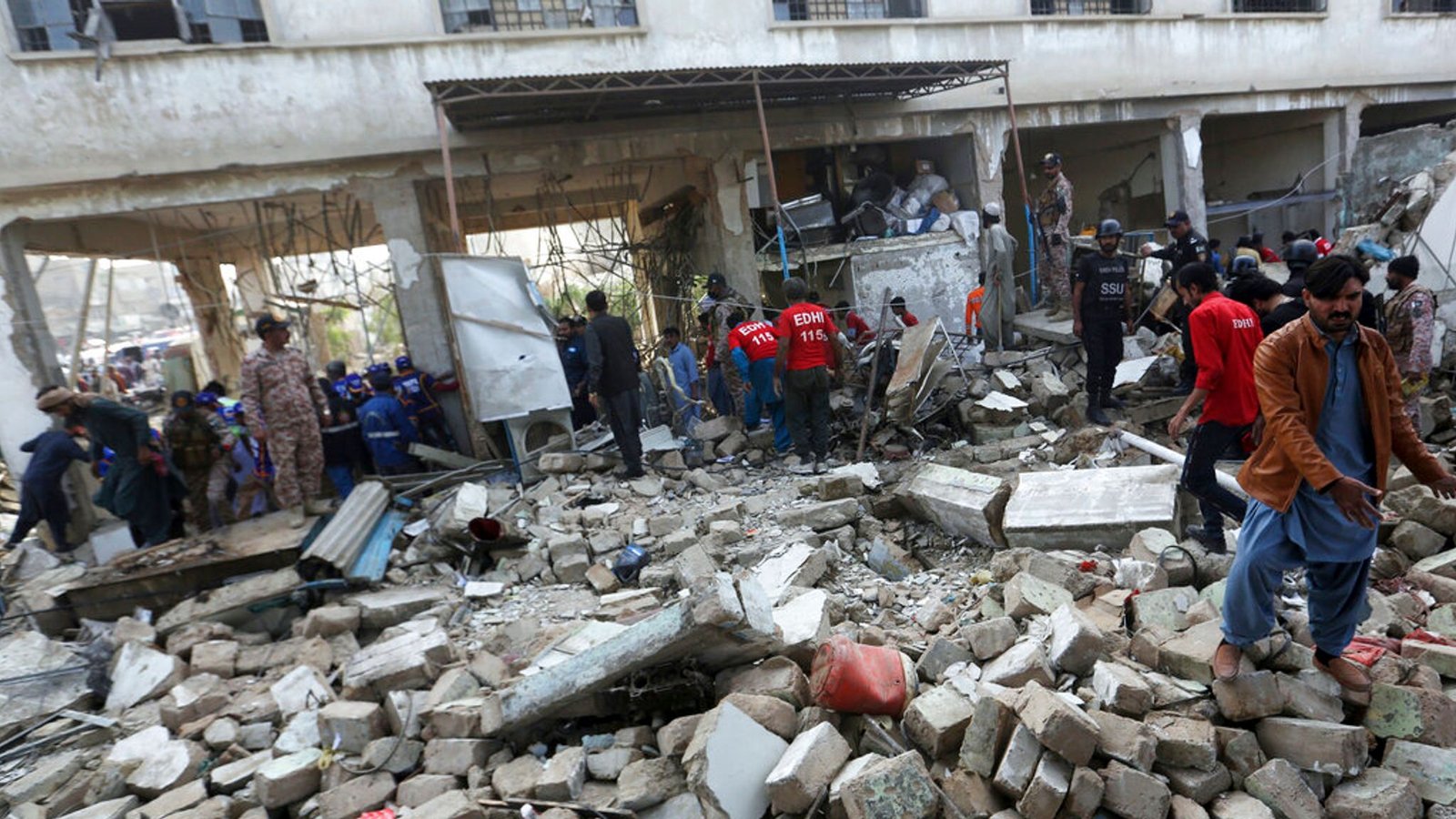 A Gas explosion in Karachi’s Lasbela Chowk leaves nine people injured.