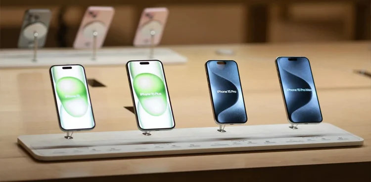 Apple Faces Decline in Smartphone Sales, Samsung Regains Top Position