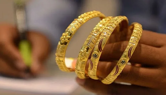 Gold Prices Decline by Rs 500 per Tola in Pakistan