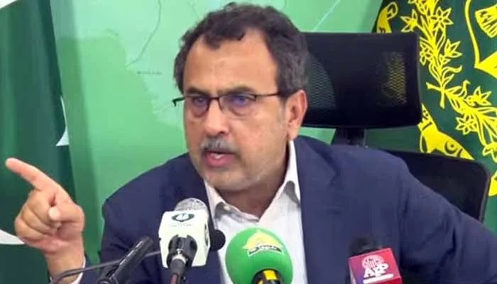 Federal Energy Minister Clarifies Solar Energy Policy and Power Distribution Challenges