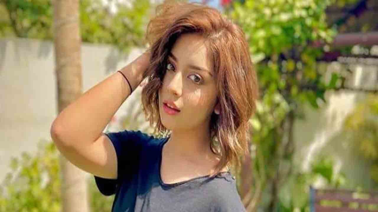 Alizeh Shah’s Bold Red Carpet Appearance: Embracing Individuality Amidst Criticism
