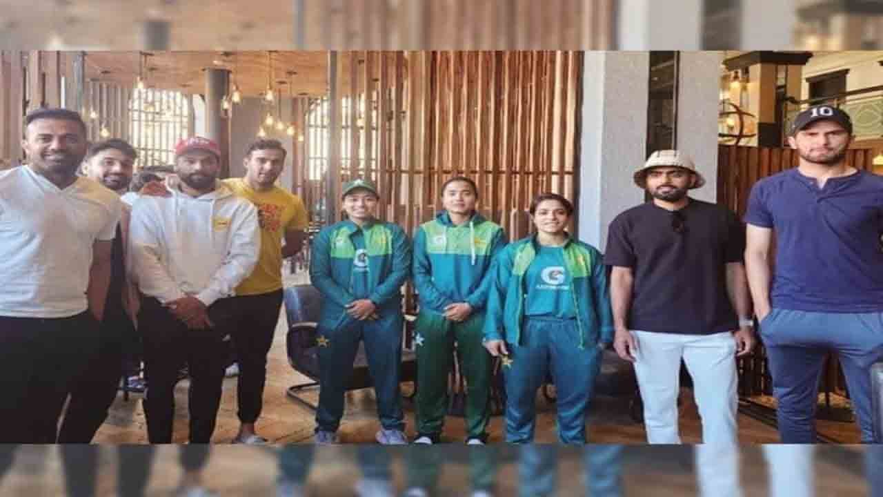 A Heartwarming Encounter: Pakistan’s Men’s and Women’s Cricket Teams Unite in England