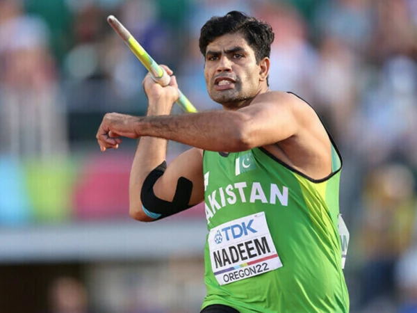 Arshad Nadeem Skips