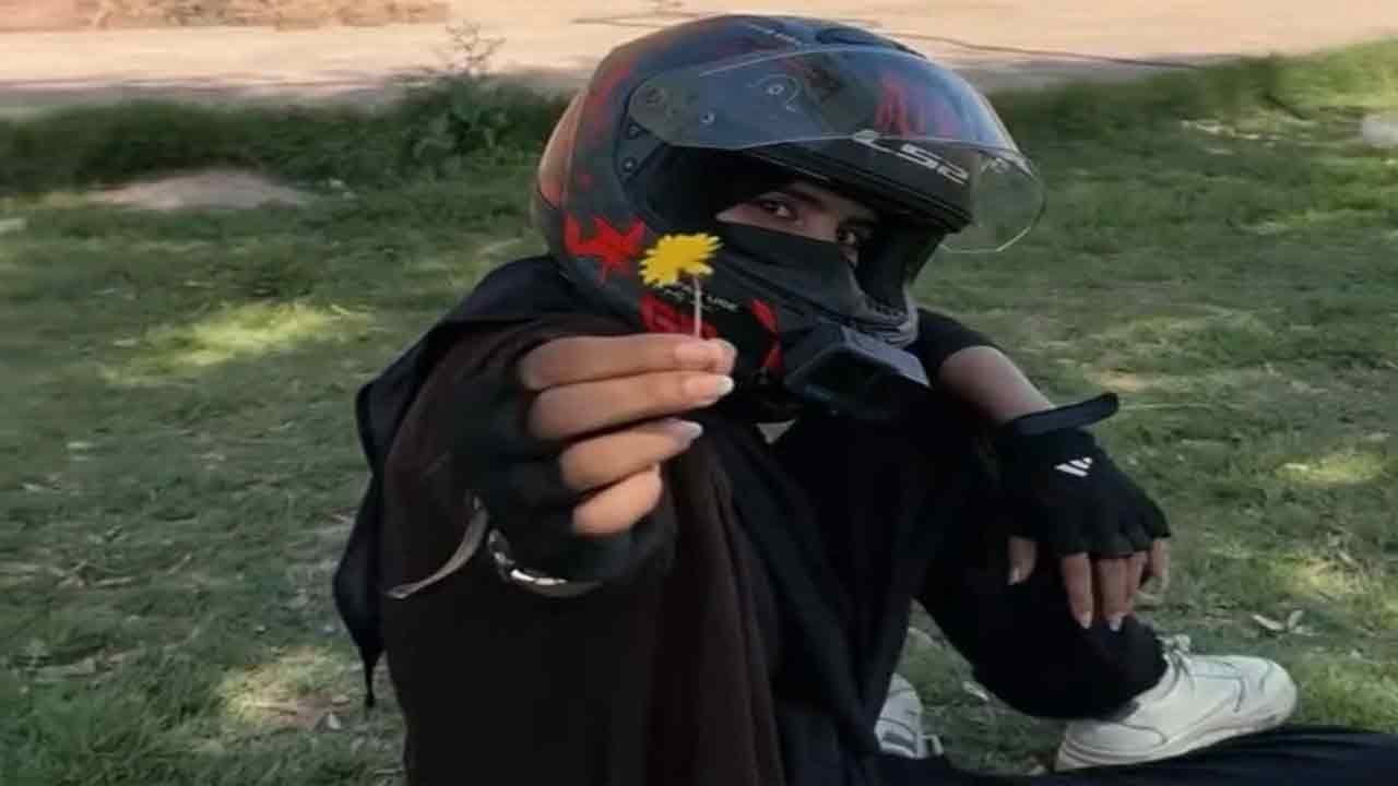 Komal Khan Dies